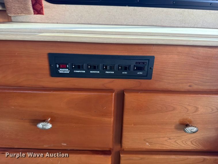 image for item FB5142 2006 Roadmaster MFG Co Patriot Thunder RV