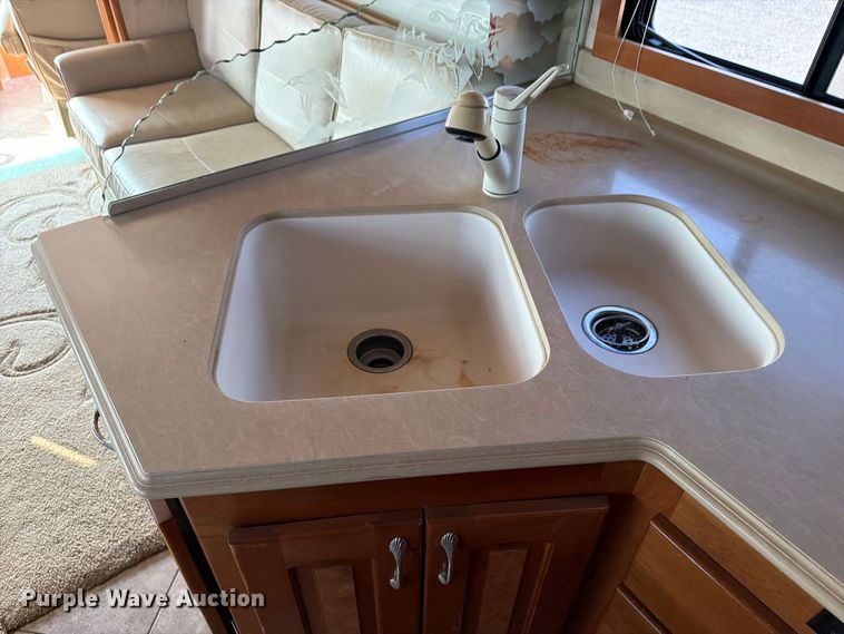 image for item FB5142 2006 Roadmaster MFG Co Patriot Thunder RV