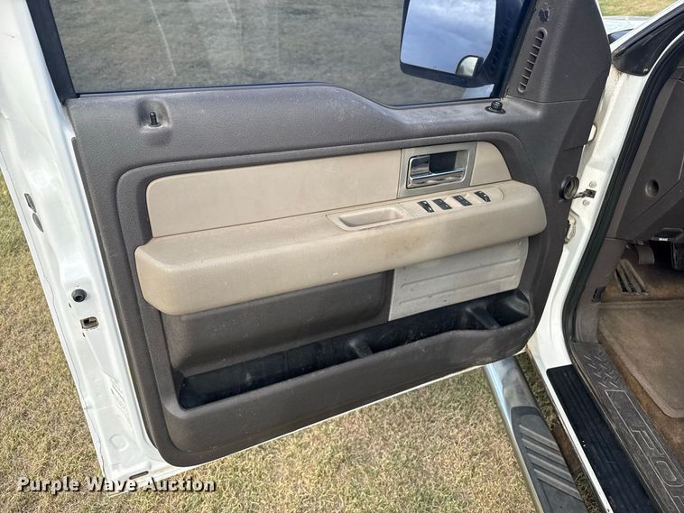image for item FB6928 2010 Ford F150 Crew Cab pickup truck