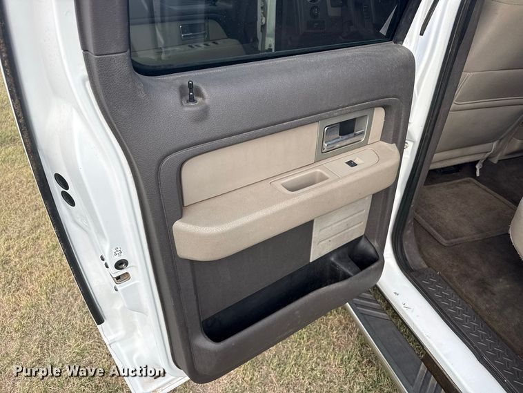 image for item FB6928 2010 Ford F150 Crew Cab pickup truck