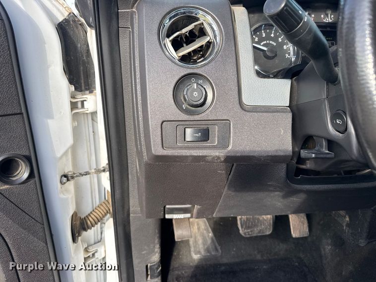 image for item FB6929 2012 Ford F150 Crew Cab pickup truck