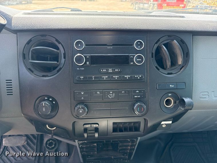 image for item FB6941 2015 Ford F350 Super Duty XL Crew Cab pickup truck