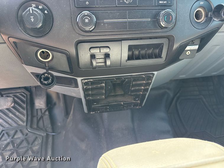 image for item FB6941 2015 Ford F350 Super Duty XL Crew Cab pickup truck