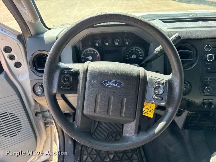 image for item FB6941 2015 Ford F350 Super Duty XL Crew Cab pickup truck