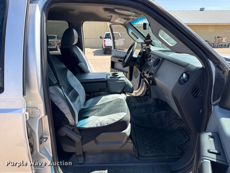 image for item FB6941 2015 Ford F350 Super Duty XL Crew Cab pickup truck