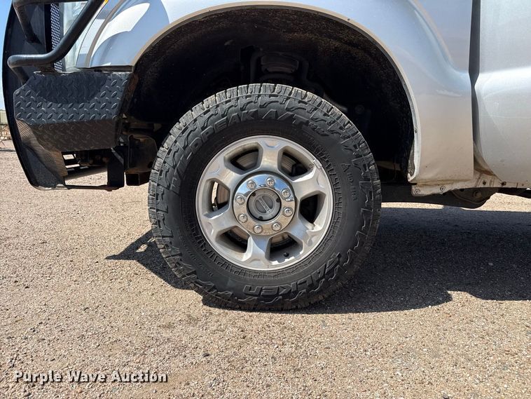 image for item FB6941 2015 Ford F350 Super Duty XL Crew Cab pickup truck