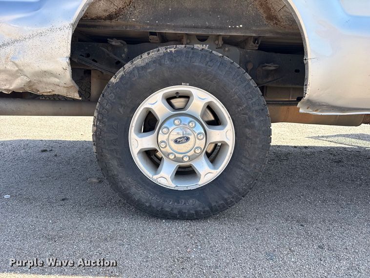 image for item FB6941 2015 Ford F350 Super Duty XL Crew Cab pickup truck