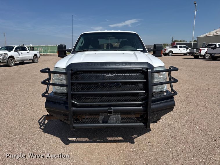 image for item FB6942 2015 Ford F350  Super Duty XL Crew Cab pickup truck