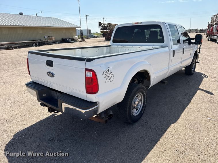 image for item FB6942 2015 Ford F350  Super Duty XL Crew Cab pickup truck