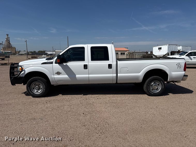 image for item FB6942 2015 Ford F350  Super Duty XL Crew Cab pickup truck