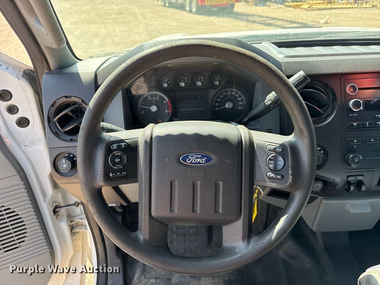 image for item FB6942 2015 Ford F350  Super Duty XL Crew Cab pickup truck
