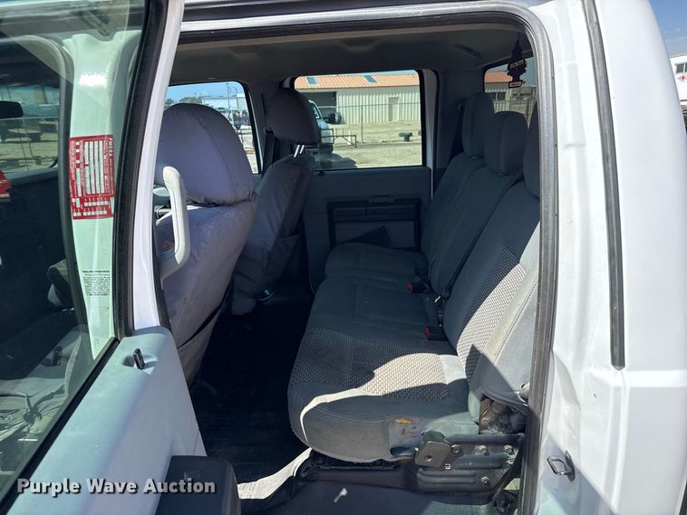 image for item FB6942 2015 Ford F350  Super Duty XL Crew Cab pickup truck