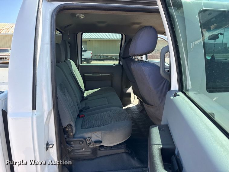 image for item FB6942 2015 Ford F350  Super Duty XL Crew Cab pickup truck