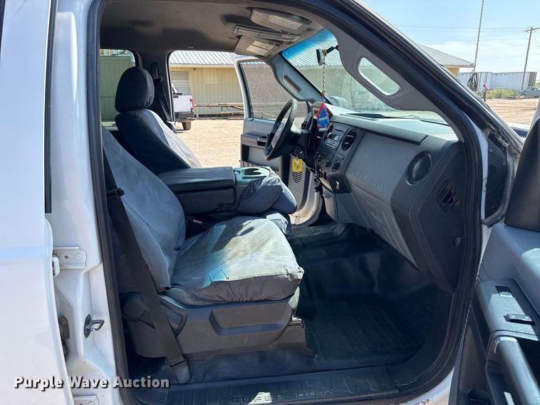 image for item FB6942 2015 Ford F350  Super Duty XL Crew Cab pickup truck