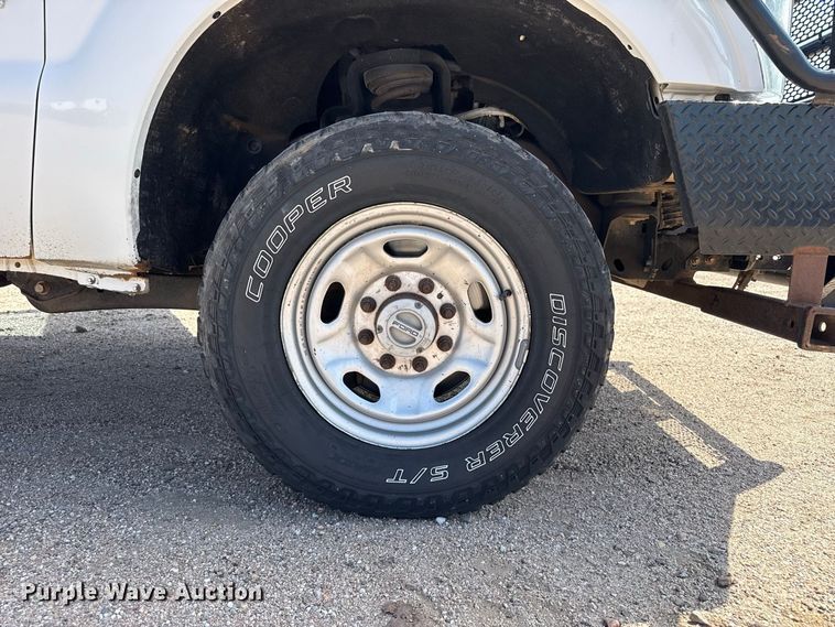 image for item FB6942 2015 Ford F350  Super Duty XL Crew Cab pickup truck