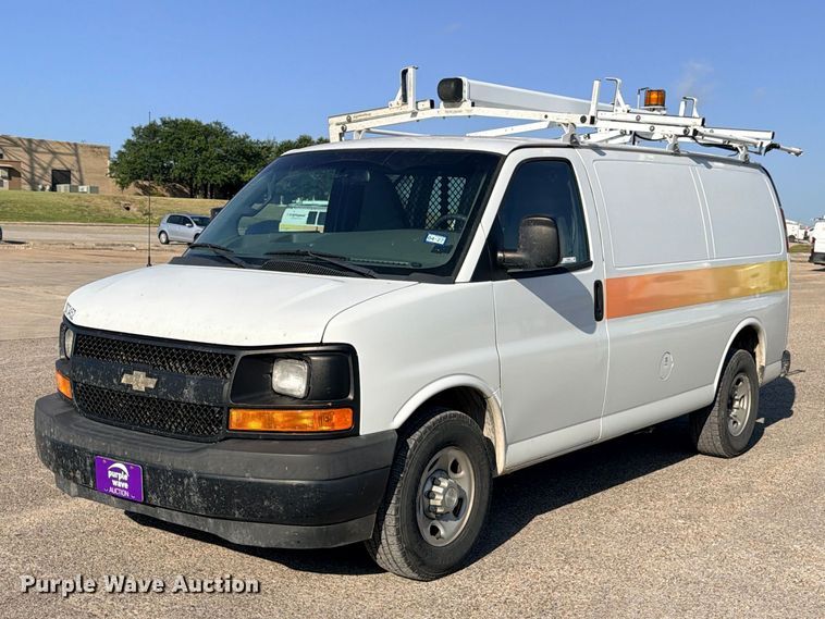 2017 Chevrolet Express 2500 van