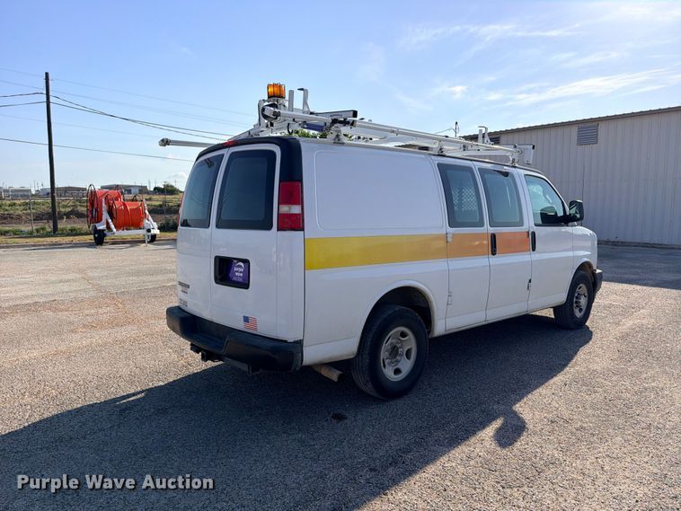 image for item FB8286 2017 Chevrolet Express 2500 van