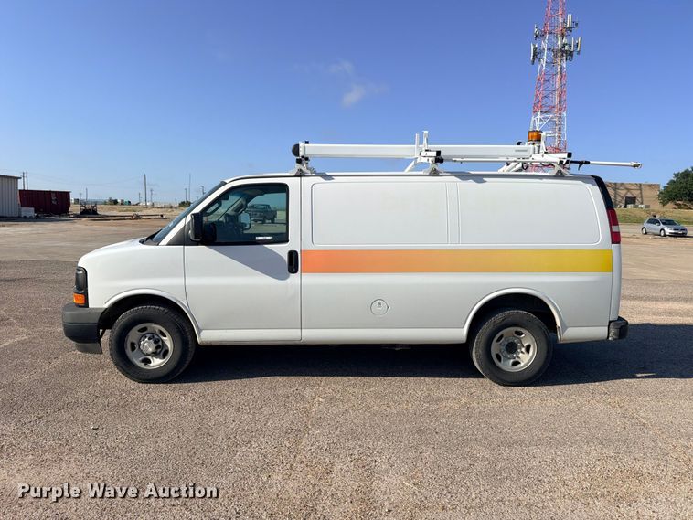 image for item FB8286 2017 Chevrolet Express 2500 van
