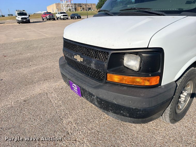 image for item FB8286 2017 Chevrolet Express 2500 van