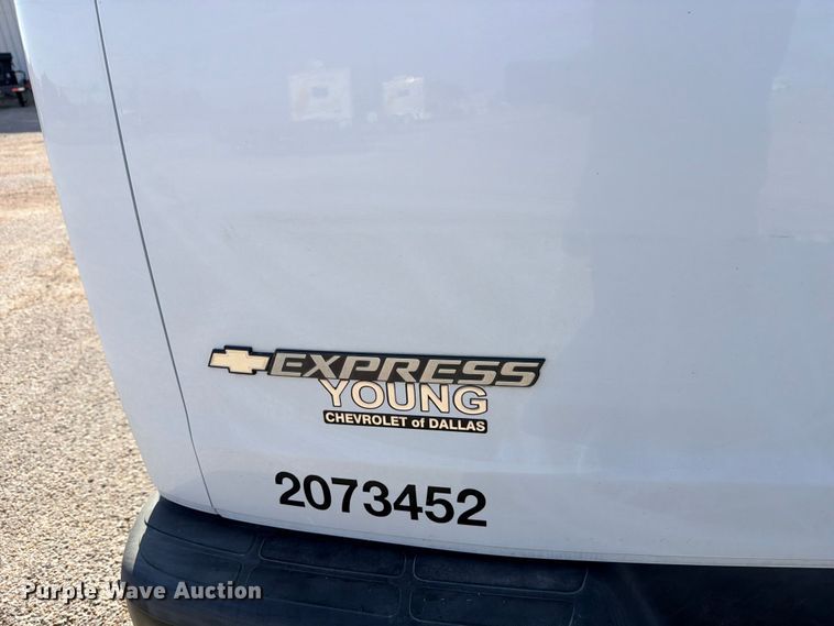 image for item FB8286 2017 Chevrolet Express 2500 van