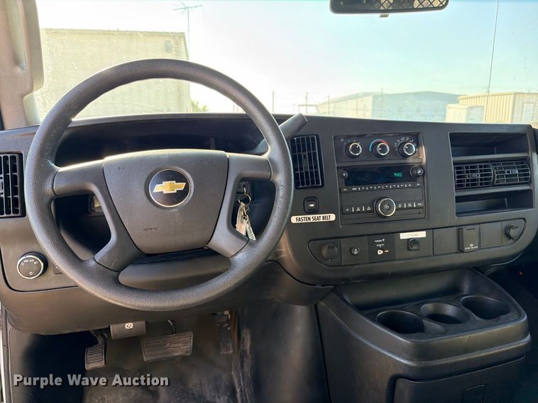 image for item FB8286 2017 Chevrolet Express 2500 van