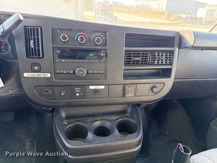 image for item FB8286 2017 Chevrolet Express 2500 van