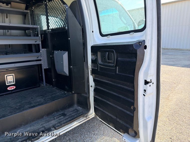 image for item FB8286 2017 Chevrolet Express 2500 van