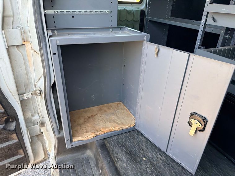 image for item FB8286 2017 Chevrolet Express 2500 van