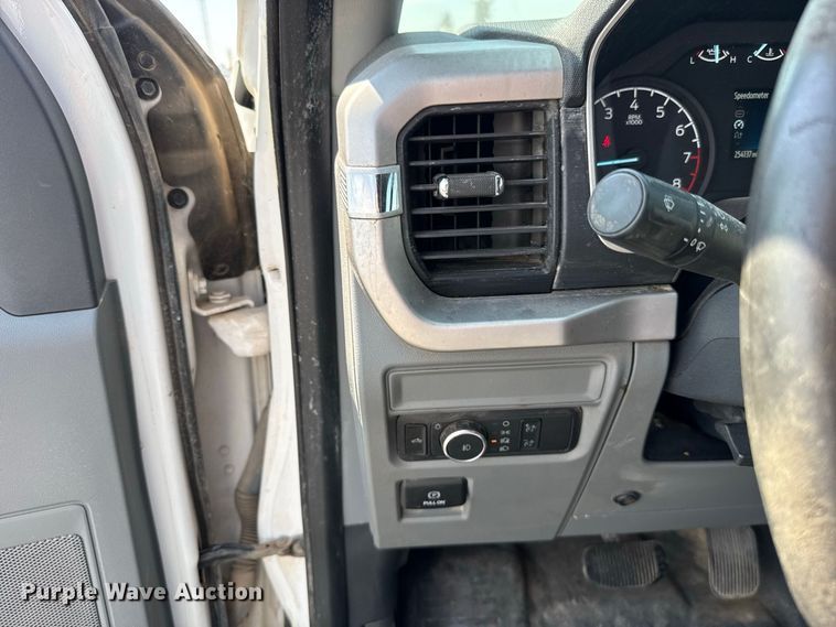 image for item FC4072 2022 Ford F150 Crew Cab pickup truck