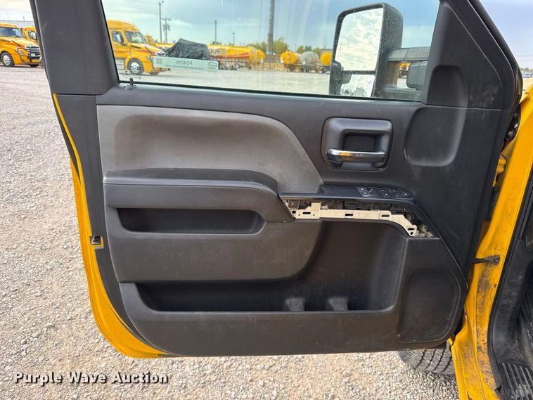 image for item FC4219 2017 Chevrolet Silverado 3500 utility bed pickup truck