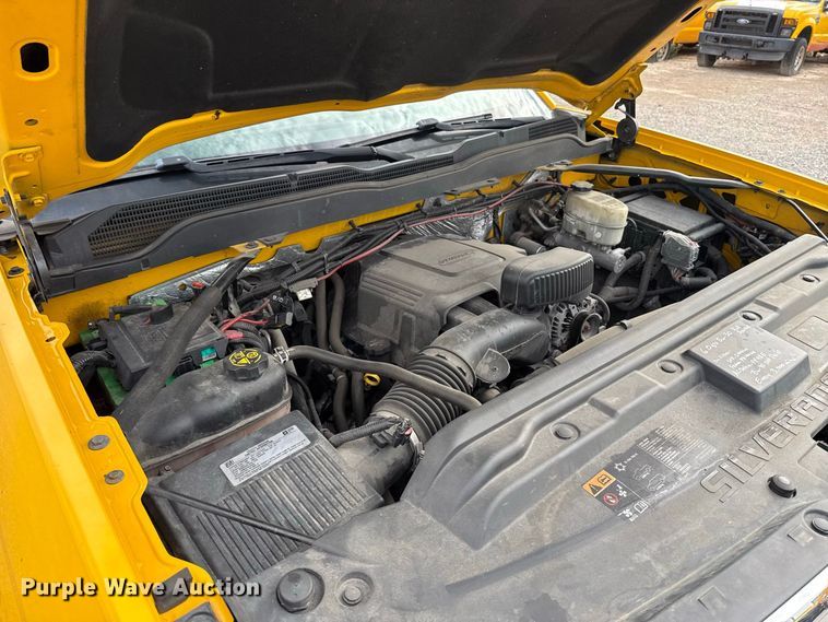 image for item FC4219 2017 Chevrolet Silverado 3500 utility bed pickup truck