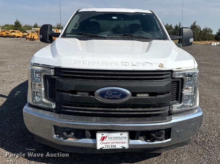 image for item FC4231 2019 Ford F250 Super Duty Ext. Cab pickup truck
