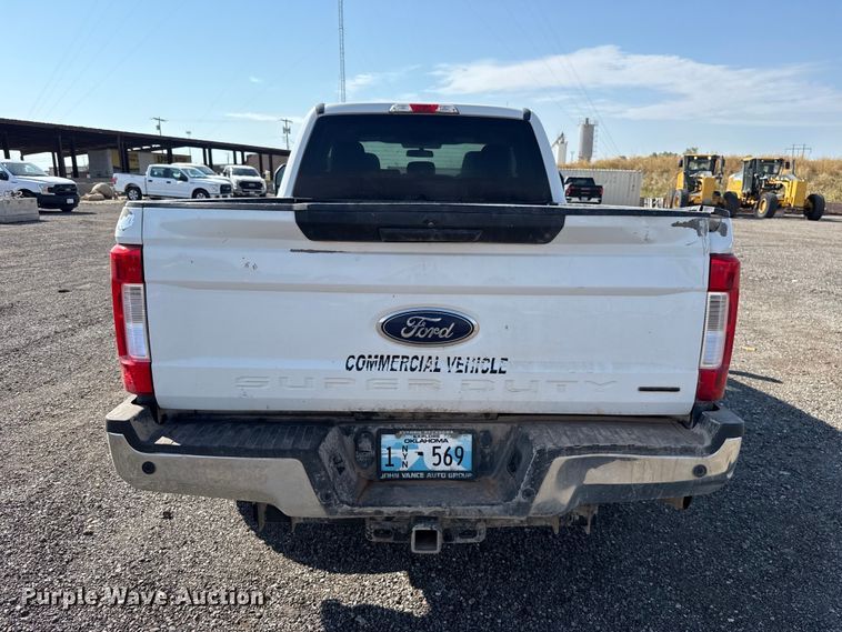 image for item FC4231 2019 Ford F250 Super Duty Ext. Cab pickup truck