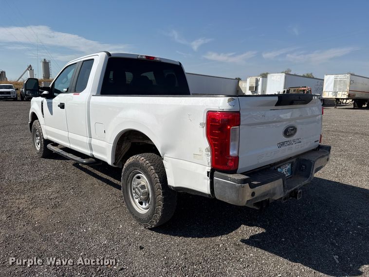 image for item FC4231 2019 Ford F250 Super Duty Ext. Cab pickup truck