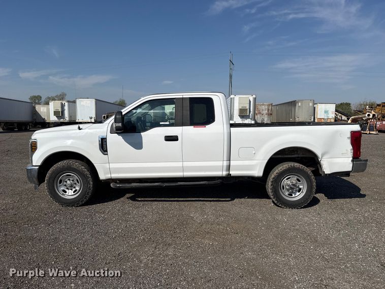 image for item FC4231 2019 Ford F250 Super Duty Ext. Cab pickup truck