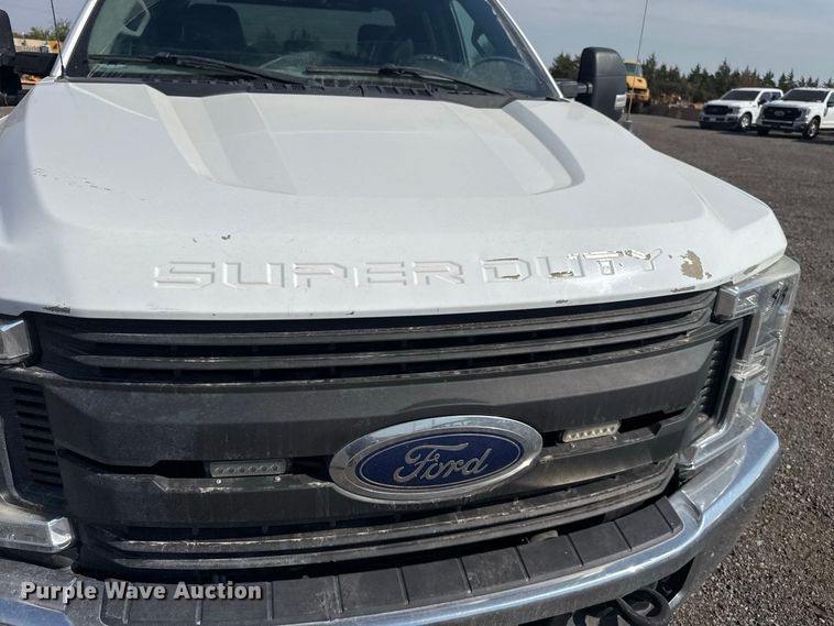 image for item FC4231 2019 Ford F250 Super Duty Ext. Cab pickup truck