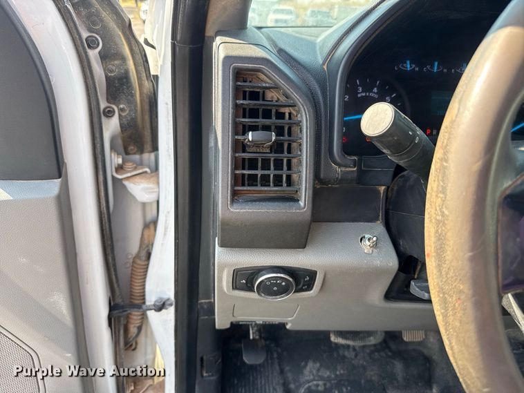image for item FC4231 2019 Ford F250 Super Duty Ext. Cab pickup truck