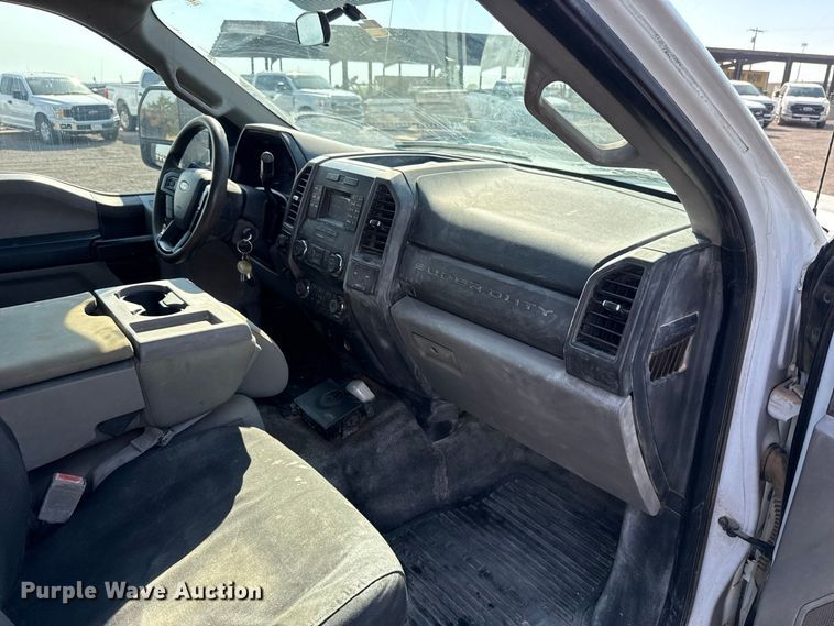image for item FC4231 2019 Ford F250 Super Duty Ext. Cab pickup truck