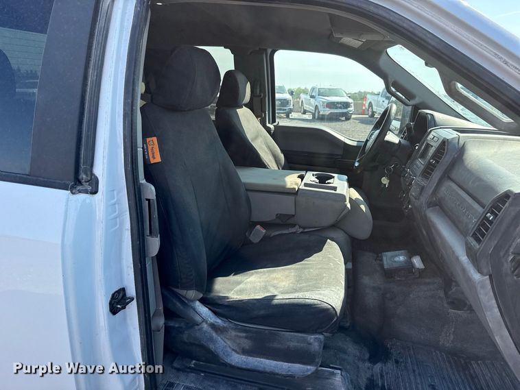 image for item FC4231 2019 Ford F250 Super Duty Ext. Cab pickup truck