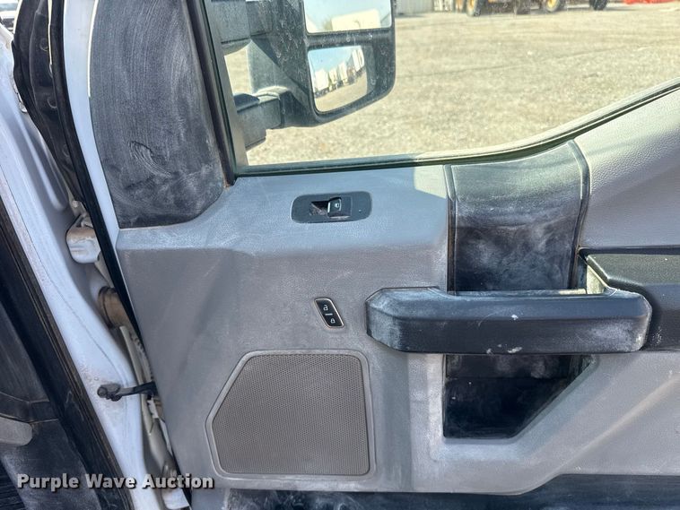 image for item FC4231 2019 Ford F250 Super Duty Ext. Cab pickup truck