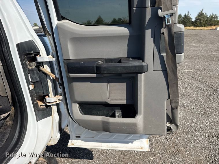 image for item FC4231 2019 Ford F250 Super Duty Ext. Cab pickup truck