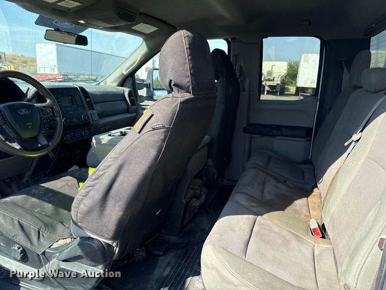 image for item FC4231 2019 Ford F250 Super Duty Ext. Cab pickup truck