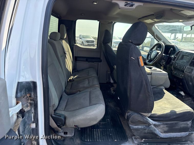 image for item FC4231 2019 Ford F250 Super Duty Ext. Cab pickup truck