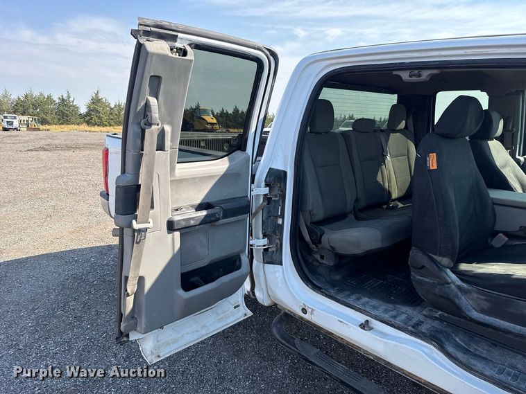image for item FC4231 2019 Ford F250 Super Duty Ext. Cab pickup truck
