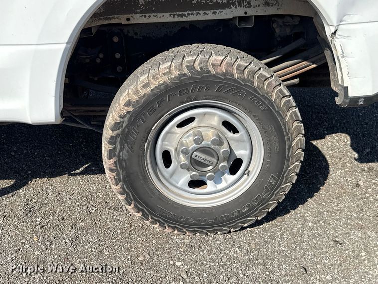 image for item FC4231 2019 Ford F250 Super Duty Ext. Cab pickup truck