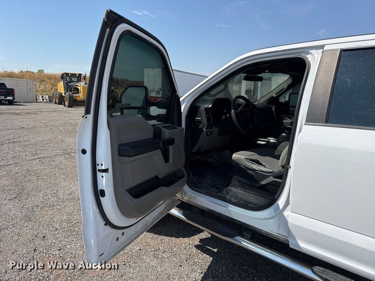 image for item FC4232 2021 Ford F250 Super Duty Crew Cab pickup truck