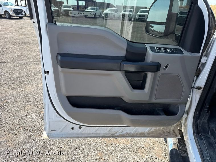 image for item FC4232 2021 Ford F250 Super Duty Crew Cab pickup truck