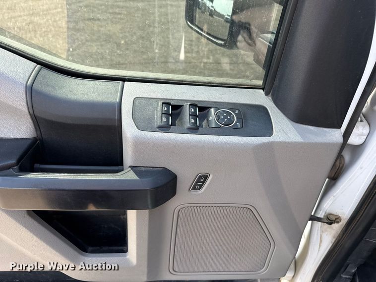 image for item FC4232 2021 Ford F250 Super Duty Crew Cab pickup truck