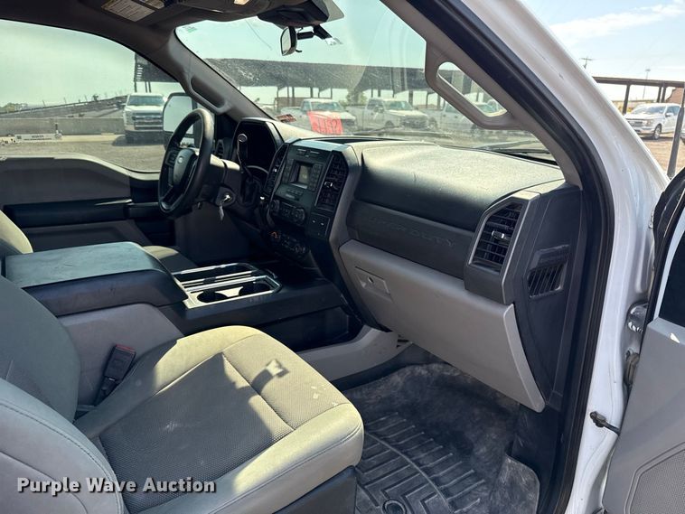 image for item FC4232 2021 Ford F250 Super Duty Crew Cab pickup truck