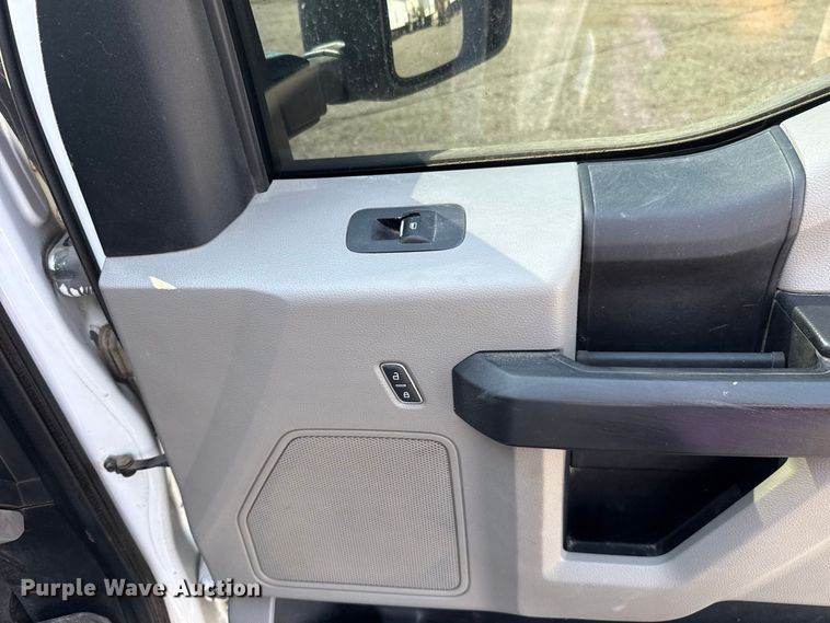image for item FC4232 2021 Ford F250 Super Duty Crew Cab pickup truck